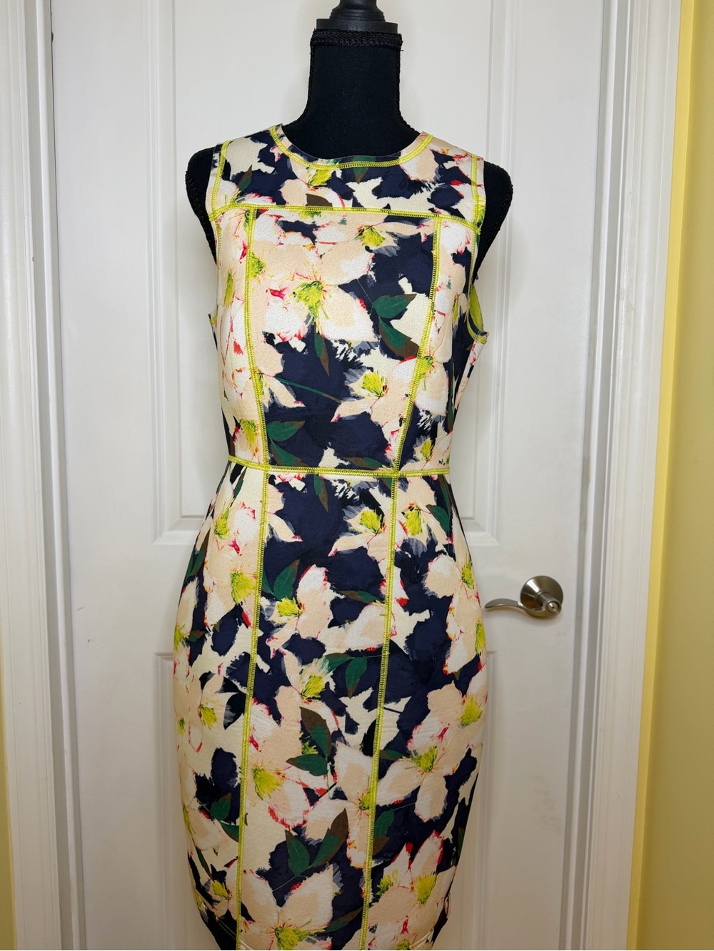 Vintage J Crew Floral Sheath Dress in Navy & Cream, size 6, good condition